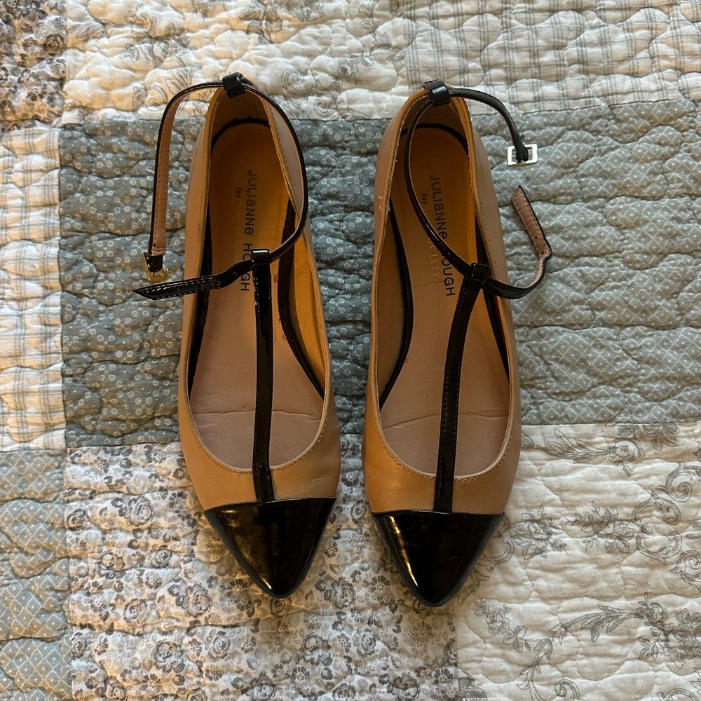 Sole Society Tan and Black Leather T-Strap Flats
